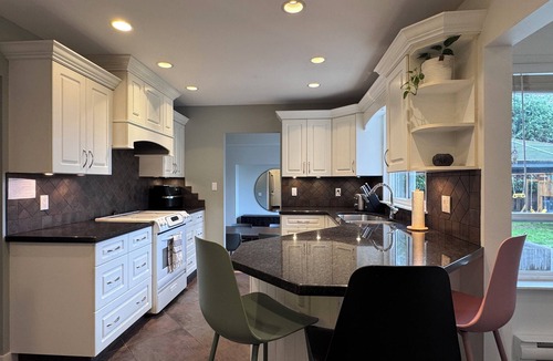 Fort Langley House | Fort Langley Rancher with Views + Studio Lock Off Suite | 4 Bedrooms + Den
