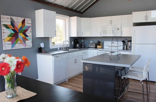 Darnley House | Four Bedroom Cottage Within Walking Distance To Thunder Cove Beach