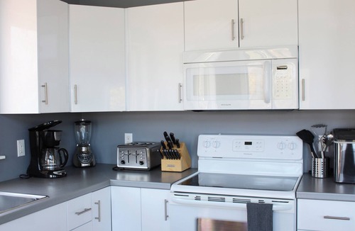 Darnley House | Four Bedroom Cottage Within Walking Distance To Thunder Cove Beach