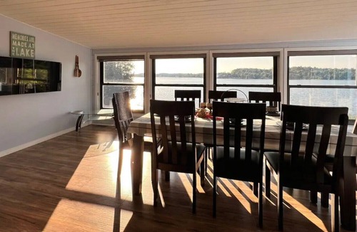 Peterborough House | Four bedroom - Two bathroom family retreat