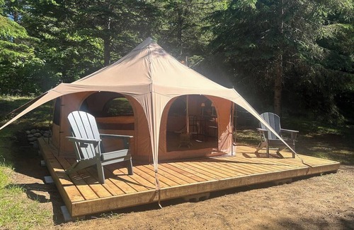 Hastings Highlands House | FoxHollow GlampingTent @ Bancroft Cottage Retreats