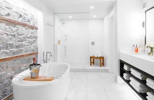 Kingston Bed & Breakfast | Frontenac Club, an Ascend Collection Hotel