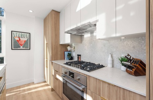 Lynn Valley Condo | Fully Furnished Luxury 2Bd & Den Corner Unit in the Forest of North Vancouver
