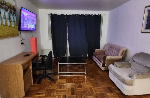 Birch Cliff Apartment | Fully furnished 1 bedroom apartment at Kingston and Warden in Toronto