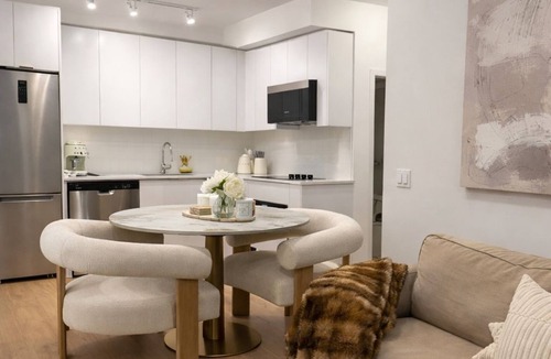 Vaughan Condo | Fully Furnished Stylish Vaughan Condo near/Steps to VaughanMills