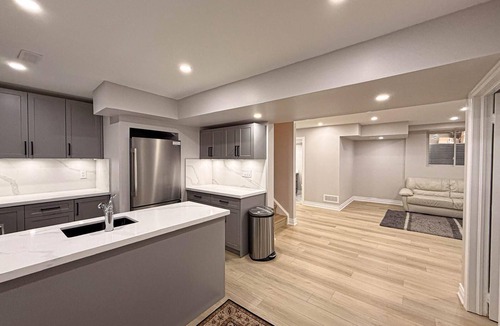Halton Regional Municipality Apartment | Furnished 2-BR Suite | Private Entrance | Parking |Pond View