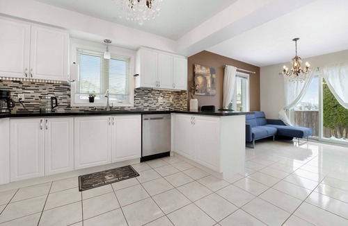 Richmond Hill House | Furnished Sleek 2-Storey House-Ground and 2nd Floors of the House