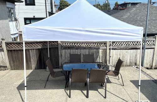 Renfrew-Collingwood House | Garage Parking and Airconditioned Vancouver House Close to Restaurants and Parks