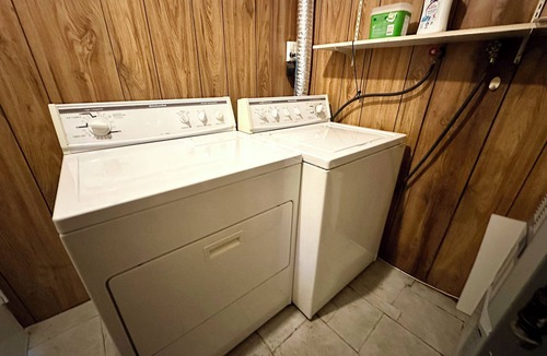 Richmond House | Garden Suite 2 Bedrooms with a Private Bathroom near Airport & Mall
