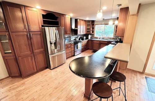 Garibaldi Highlands House | Garibaldi Getaway: hot tub, pool table, fire pit & EV charger - adventure base