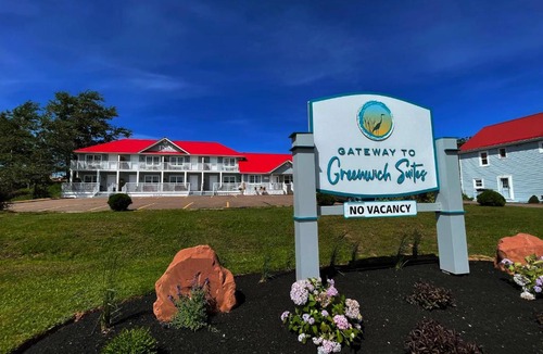Saint Peters Bay Hotel | Gateway to Greenwich Suites