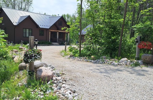 Meaford House | Georgian Bay Escape Cottage in Meaford. Cozy Sky cottage with fireplace.