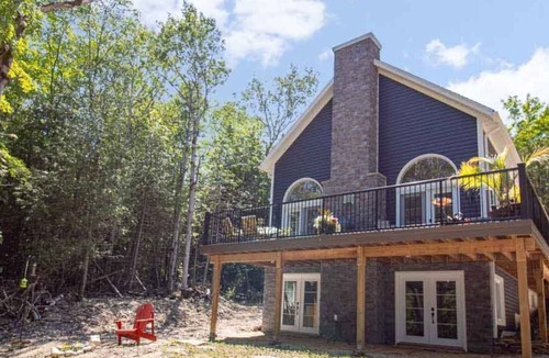 Kemble Cottage | Georgian Bay - Newly-Built Luxury Watefront Cottage w/AC, Wi-Fi, BBQ, Firepit!