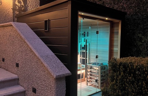 Shaughnessy House | Georgian House - Vancouver luxury with private yard, sauna & outdoor pool
