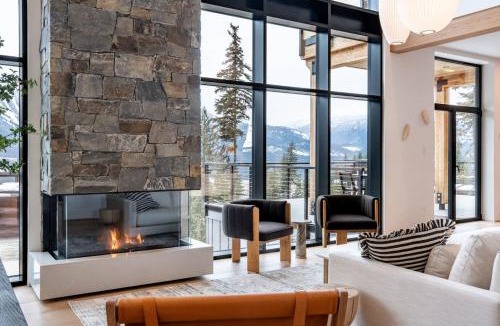 Coquitlam House | Ghost Peak Chalet - Ski-In Access
