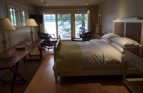 Sainte-Marguerite-du-Lac-Masson Bed & Breakfast | Gite du Grand Peintre Gordon Harrison