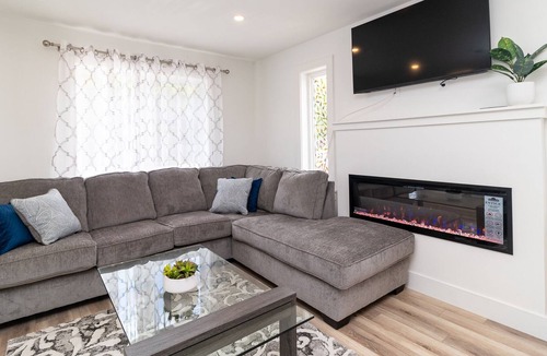 Halifax House | Glamorous new house for Business/Vacation travel