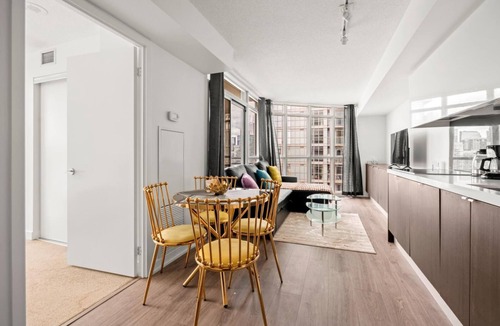 CityPlace Condo | GLOBALSTAY 1 Bedroom with a Romantic View of Trains in Downtown