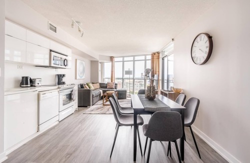 CityPlace Condo | GLOBALSTAY. Elegant Downtown Condo with Balcony