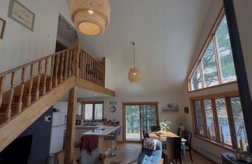 Tay Valley Cottage | Gorgeous 3-bedroom cottage in soothing Maberly perfect for relaxing getaway
