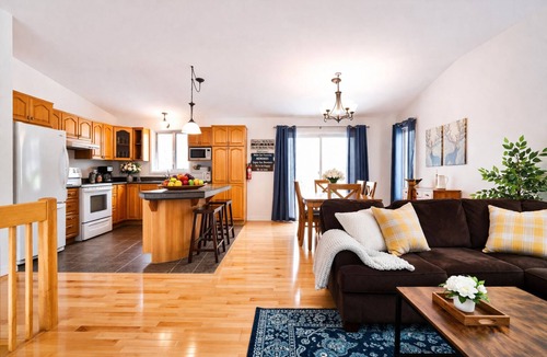 Mille-Isles House | GORGEOUS Quiet Cottage ~ Pool - Hot Tub ~ Family
