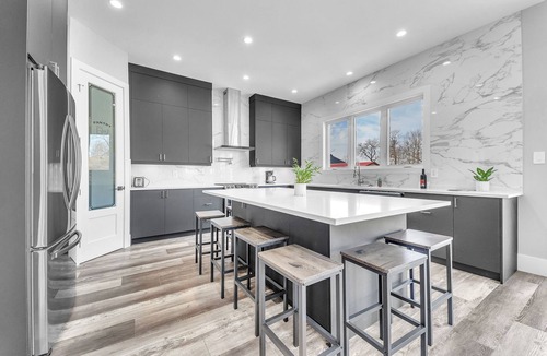 Grand Bend House | Grand Bend Modern Living Upper Unit with Separate Entrance 4 Bedrooms