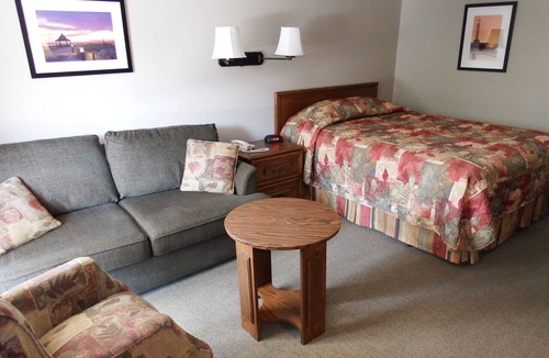 Grand Bend Hotel | Grand Bend's Blue Water Motel