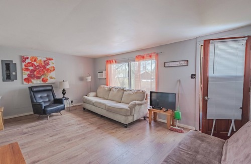 Frontenac Cabin | Grand Cottage on Sydenham Lake