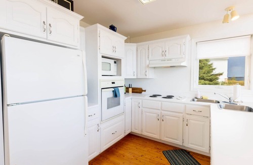 Cymbria House | Grand Père Point - Sun-Filled 3-Bedroom Coastal Retreat with Beaches Nearby