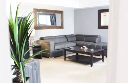 Bathurst Quay Condo | Grand Suite