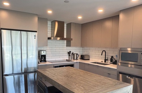 Downtown Kelowna Condo | Great downtown location with an amazing view!