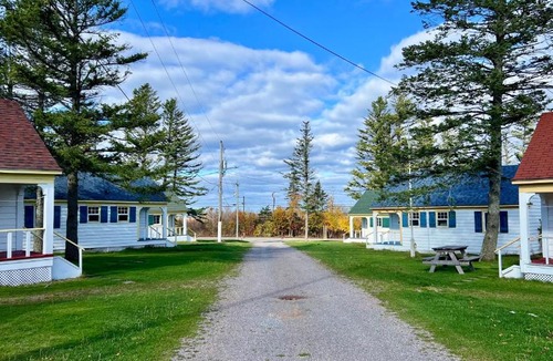 Green Gables Resort | Green Gables Bungalow Court