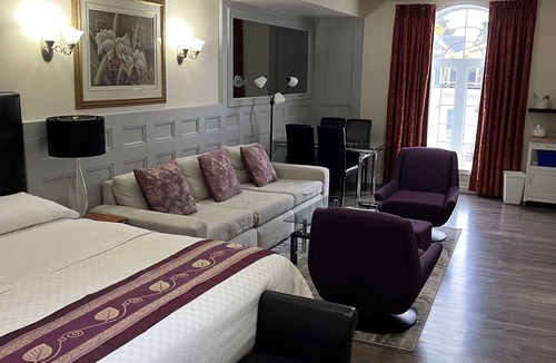 Hanover Hotel | Grey Rose Suites