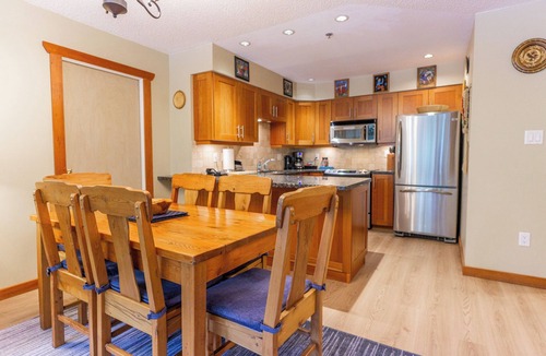Upper Village Condo | Greystone #306 Tastefully Decorated, Ski in Ski out, sleeps 4, Free Wifi