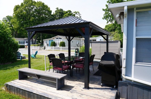 Sherkston Cottage | Hangout at newly renovated large corner lot Sherkston Shores Resort at lake Erie