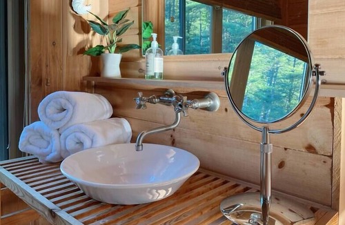 Parry Sound Cottage | Hemlock Hideaway Waterfront, Games Room, Hot Tub
