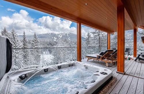 Blueberry Hill House | Heron Views | Whistler Village | Stunning Views
