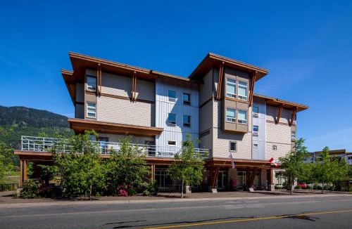 Whistler Hostel | HI Whistler - Hostel