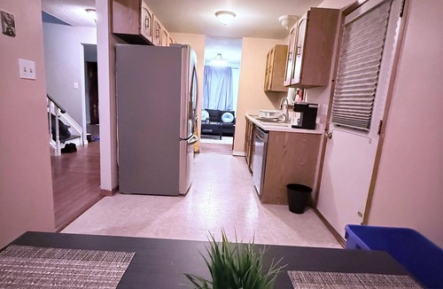 Belleville House | Hidden Gem in Belleville Huge Backyard!
