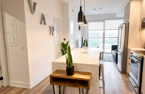 Downtown Toronto Apartment | High-End 1BR Apt with Stunning Views and Pool Access
