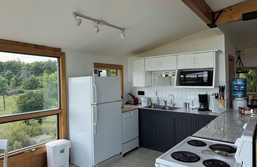 Glen Huron Cottage | Hill House: Cozy rural cottage with scenic views