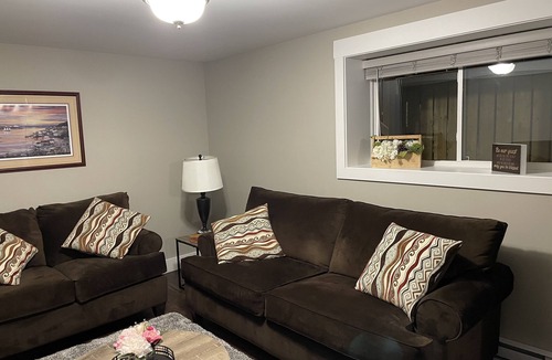 Torbay Apartment | Hill Side Suites - Beautiful bright Apt 10 mins from airport!