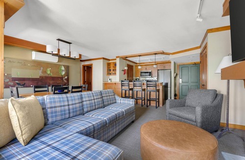 Blackcomb Hotel | Hilton Grand Vacations Club Whistler