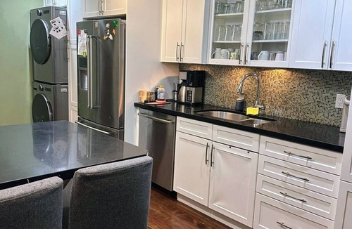 Grandview-Woodland House | Historic Character Home 8 minutes from City Centre