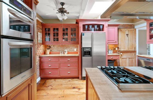 Old Town Historic District House | Historic home in the heart of NOTL. -Min 1 month