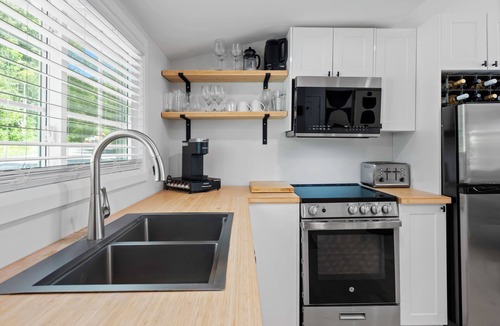 Mono House | Hockley Valley Cozy Cottage with Waterfront Access!