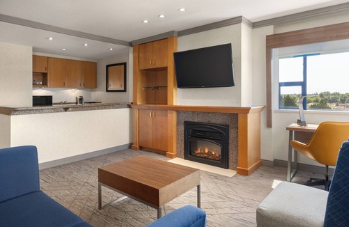 Richmond City Centre Hotel | Holiday Inn Express Vancouver Airport Richmond by IHG