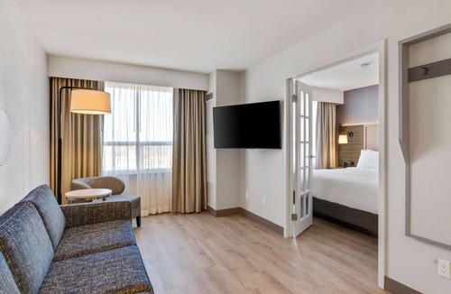Ottawa Division Hotel | Holiday Inn Hotel & Suites Ottawa Kanata by IHG