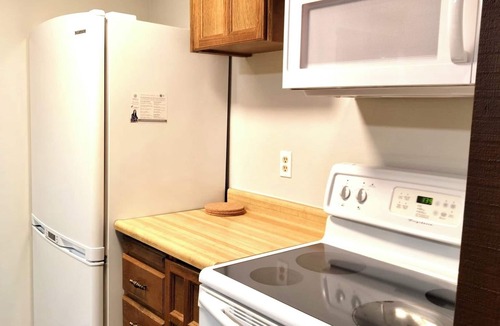 Oro-Medonte Cottage | Horseshoe Valley Retreat - Spacious cottage 8 min drive to ski resorts & Vetta