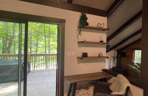 Oro-Medonte Cottage | Horseshoe Valley Retreat - Spacious cottage 8 min drive to ski resorts & Vetta